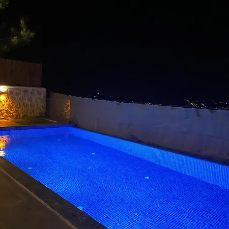 Isik Vila Kaş